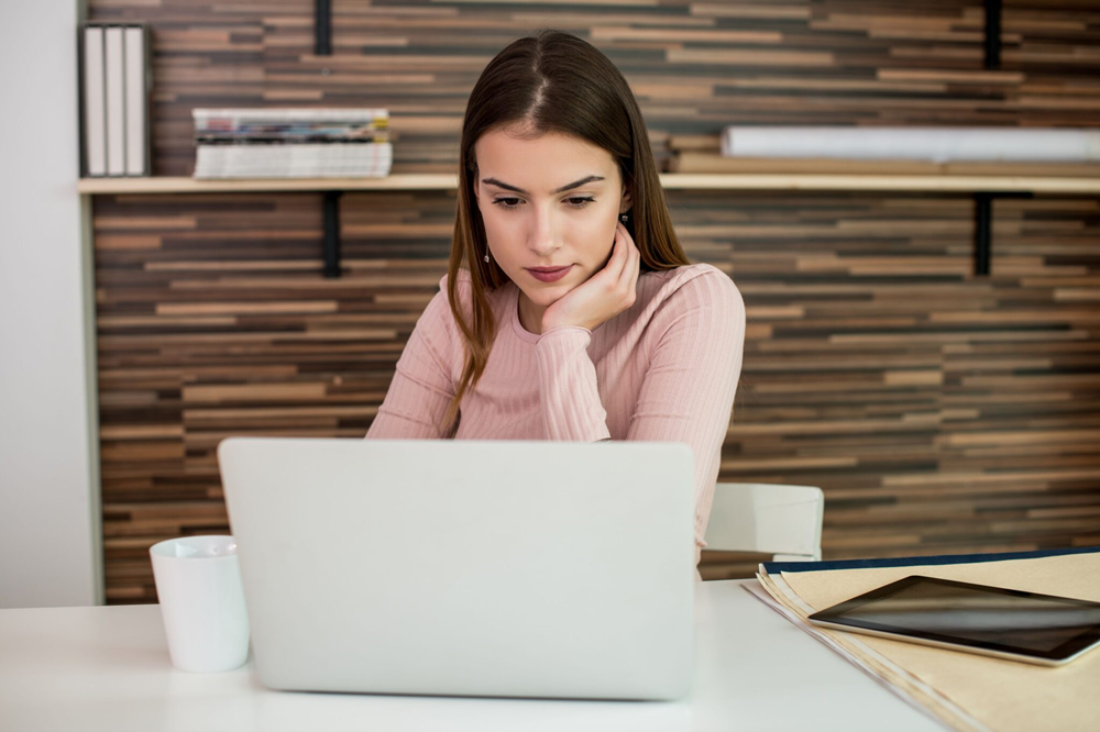 self-employed-young-woman-615283832-580cd7735f9b58564c1d7a00-2048x1367